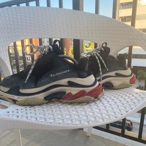 Balenciaga Triple S Sneakers Black / Red